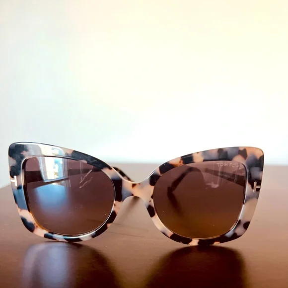 Tom Ford Sunglasses - New Without Tags Tom Ford TF905 53N Sunglasses - Tortoise Green - 56-16-145  main image 4